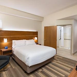 King Room Accessible Roll Shower Non-Smoking